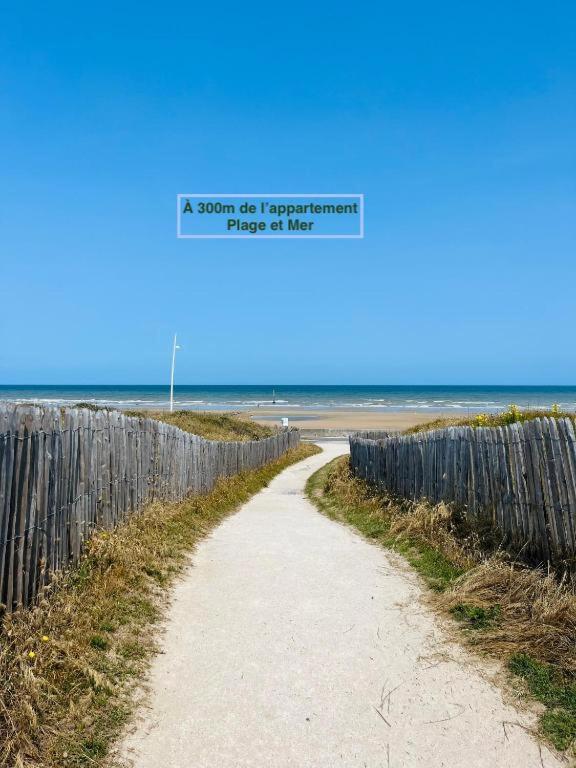 Cabourg, Appartement T2 Acces Direct Mer Exterior photo
